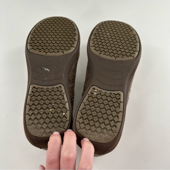 Greys Anatomy soft walk Meredith closed back clogs 8 brown oil slip resistant - Picture 6 of 14